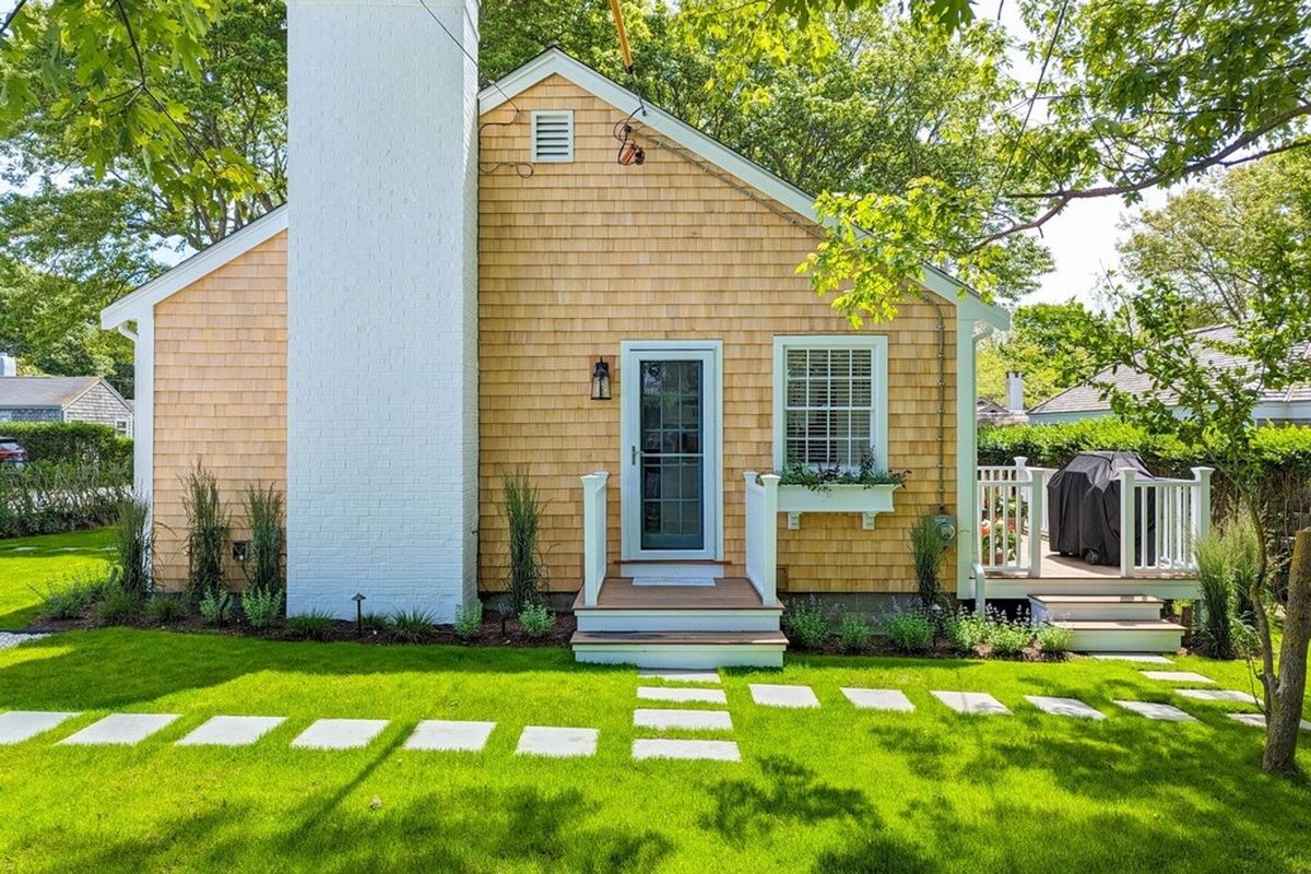 16 Lily St Picture # 1