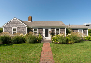 3 Sylvia Lane, Brant Point