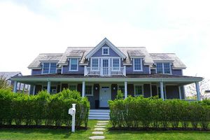 68 Hulbert Ave, Brant Point
