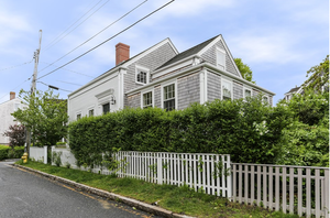 44 & 44B Pine Street, Town