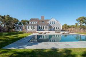 12 Pond View Dr, Miacomet
