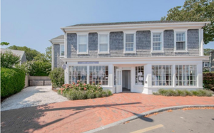 11 Washington St, Town