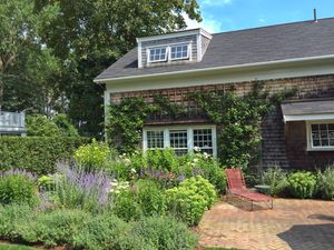 125 Main Street, Town