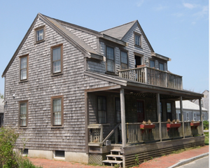 89 Washington St, Town