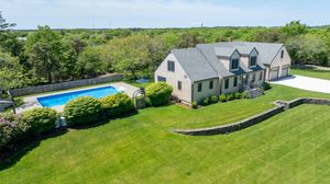 8 Burnt Swamp Lane, Hummock Pond