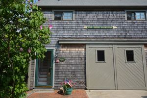 1 Warren Street, Garage Apartment, Town