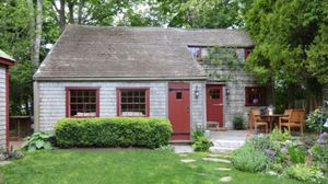 8 Howard Ct, Town