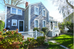 7 Lyon St, Town