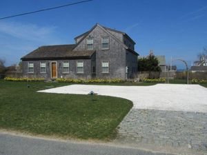 12 Washington Ave, Madaket