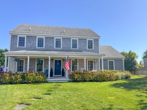 8 Pinkham Circle, Mid-Island