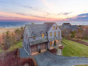 6 Macy Rd, Madaket