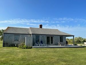 2 Huckleberry Lane, Dionis