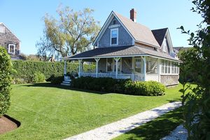 6 East Lincoln Avenue, Brant Point