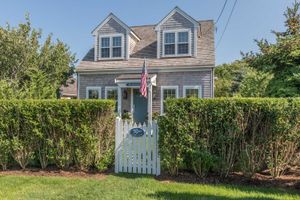 10.5 Cherry St, Town