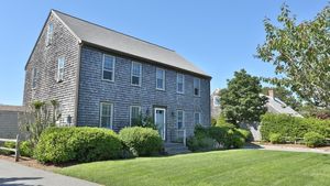 28 Equator Dr, Miacomet