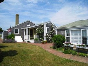 19 Massachusetts Ave, Madaket
