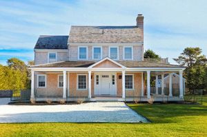 1 Maple Lane, Mid-Island