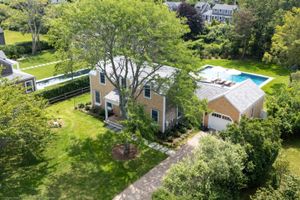 10 Meadow View Dr, Hummock Pond
