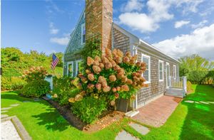 27 North Beach St, Brant Point