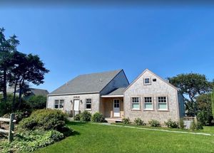 3 Starbuck Road, Madaket