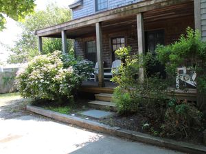 20B Miacomet Ave, Mid-Island