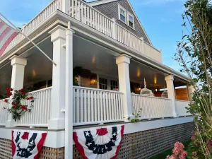 66 B Hulbert Avenue - Halycon, Brant Point