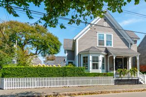 14 Pleasant St, Town