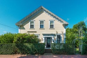 109 Orange St, Town