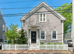 42.5 Union St, Town