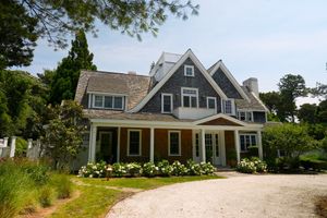9 Brewster Rd, Monomoy