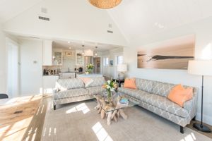 28D Easy St, Town