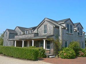 26 North Beach St, Brant Point