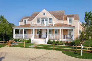 10 Charles St, Brant Point