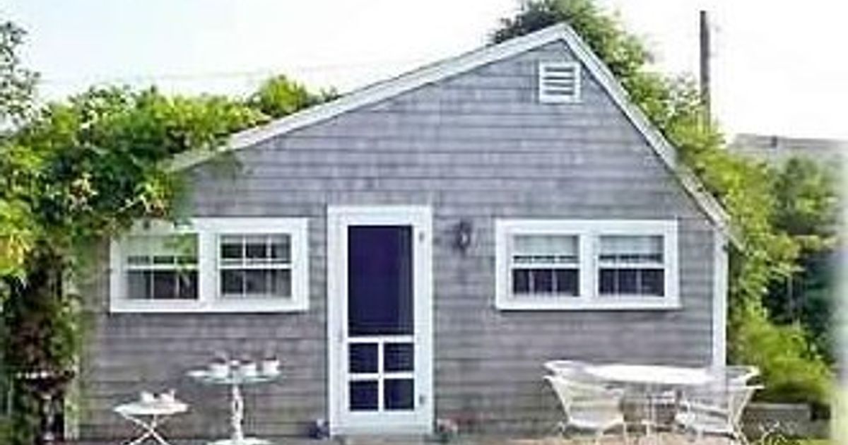 43 1/2 Shell, Cottage - Nantucket Vacation Rental | Lee Real Estate