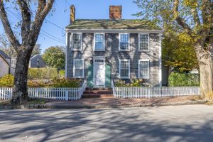 11 Milk St, Town